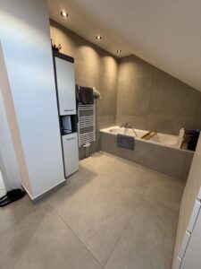 Badezimmer 2.OG (En Suite)